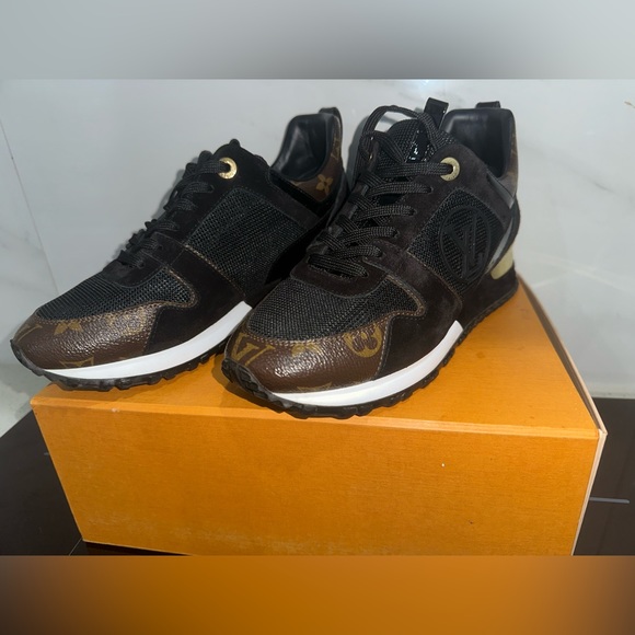 LV runaway sneakers - Picture 4 of 4
